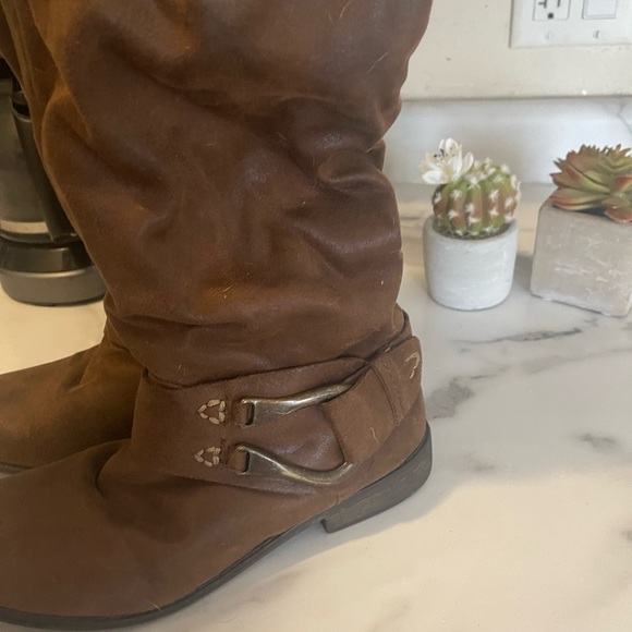 Boots - Picture 6 of 6